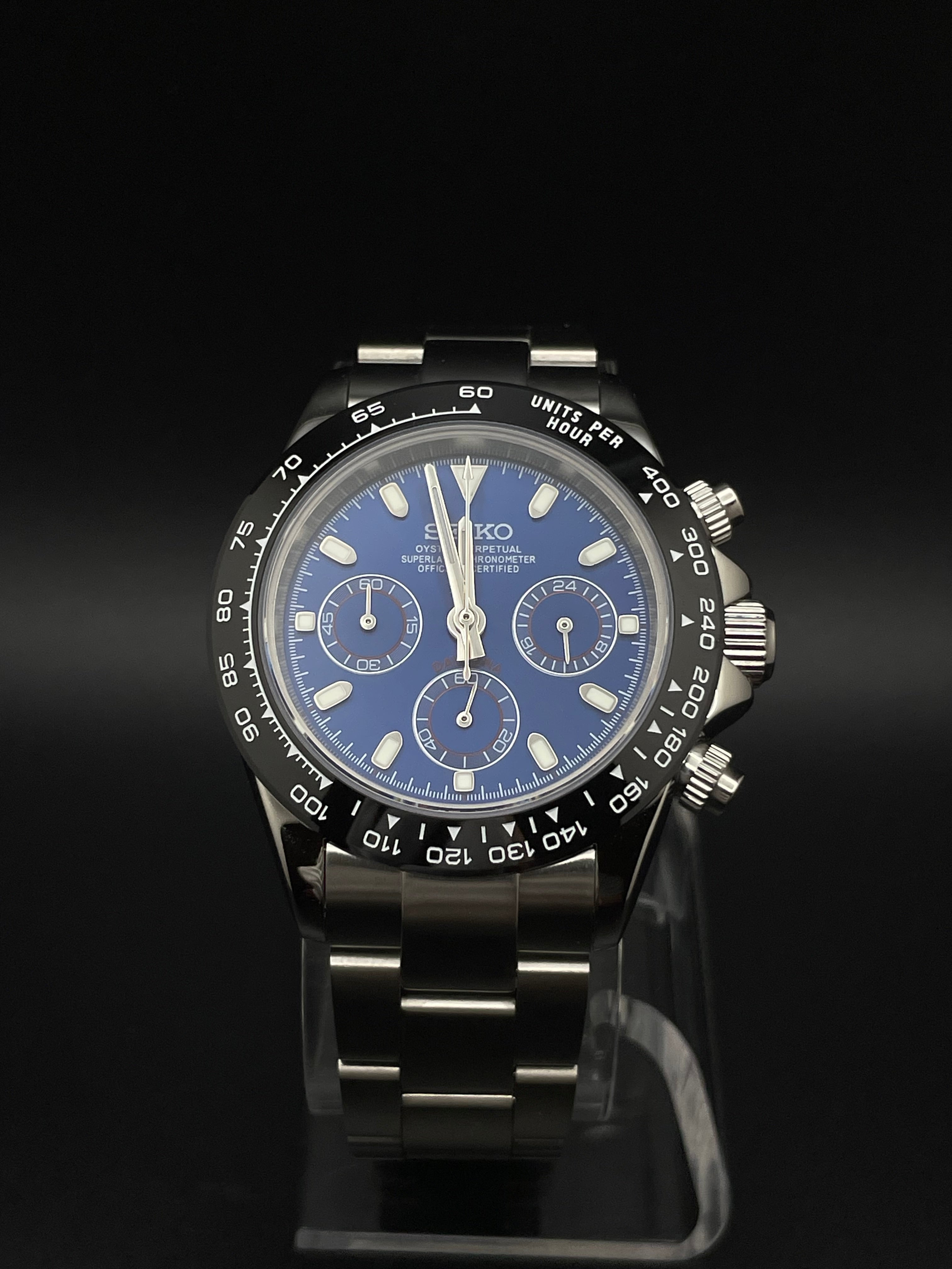 SEITONA BLUE ON BLACK