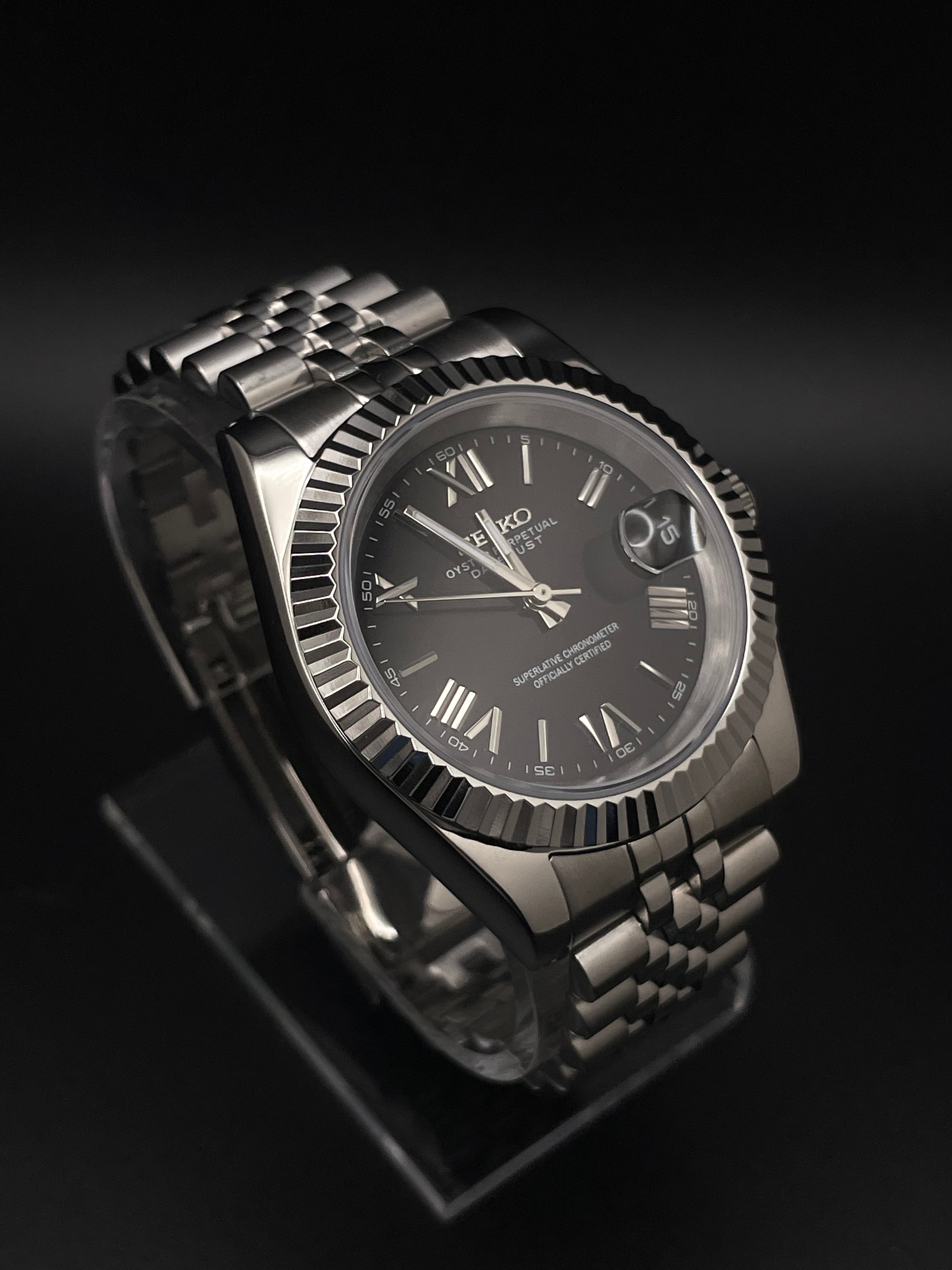 SEIKOJUST BLACK ROMAN