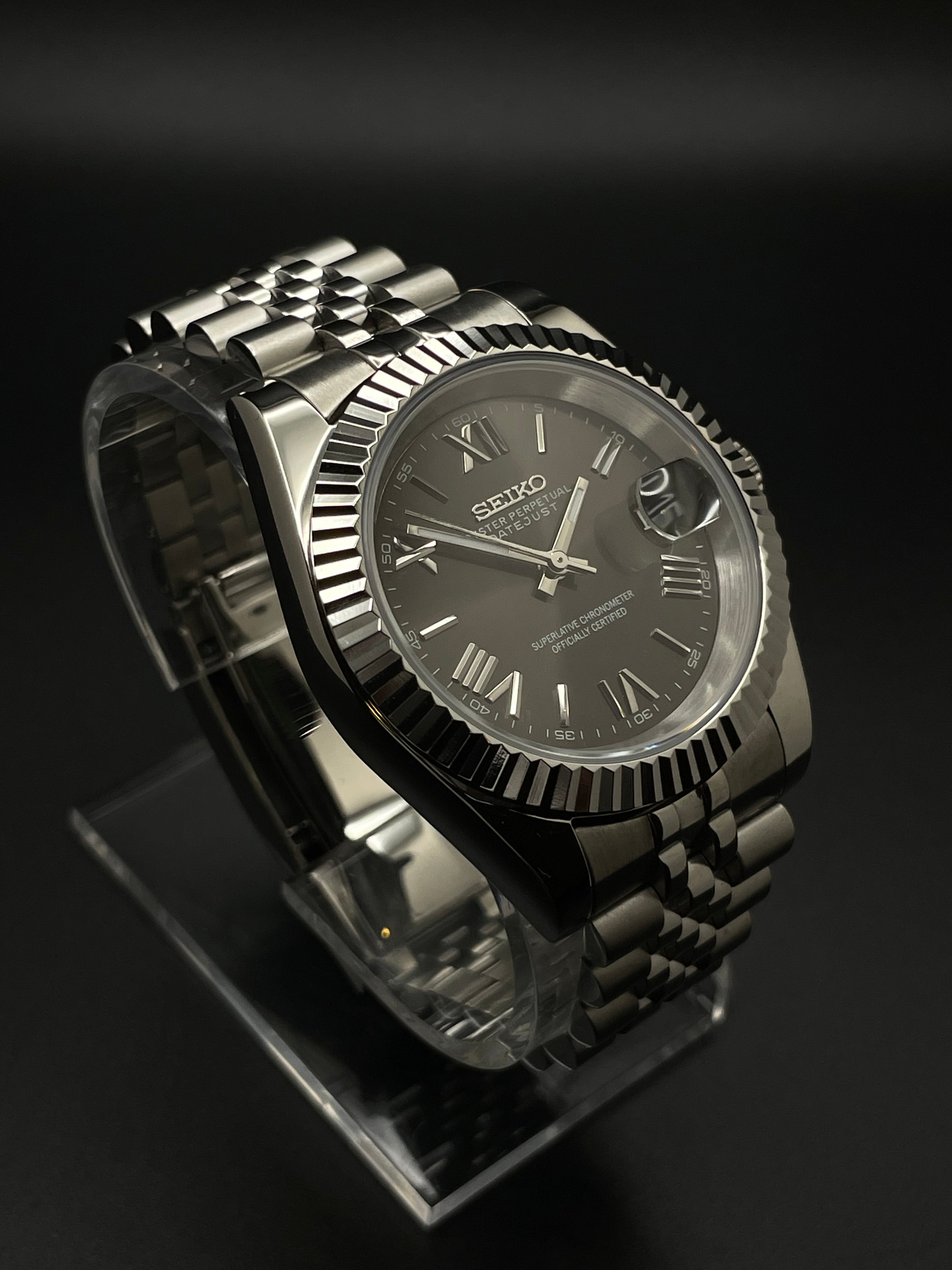 SEIKOJUSTMOD - GREY ROMAN