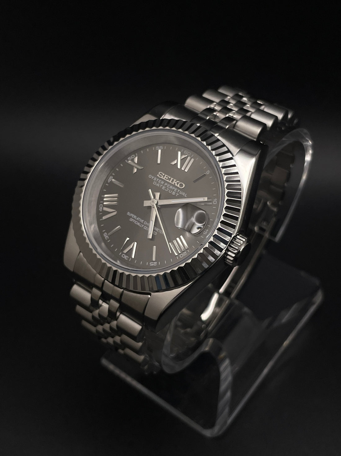 SEIKOJUST DARK GREY ROMAN