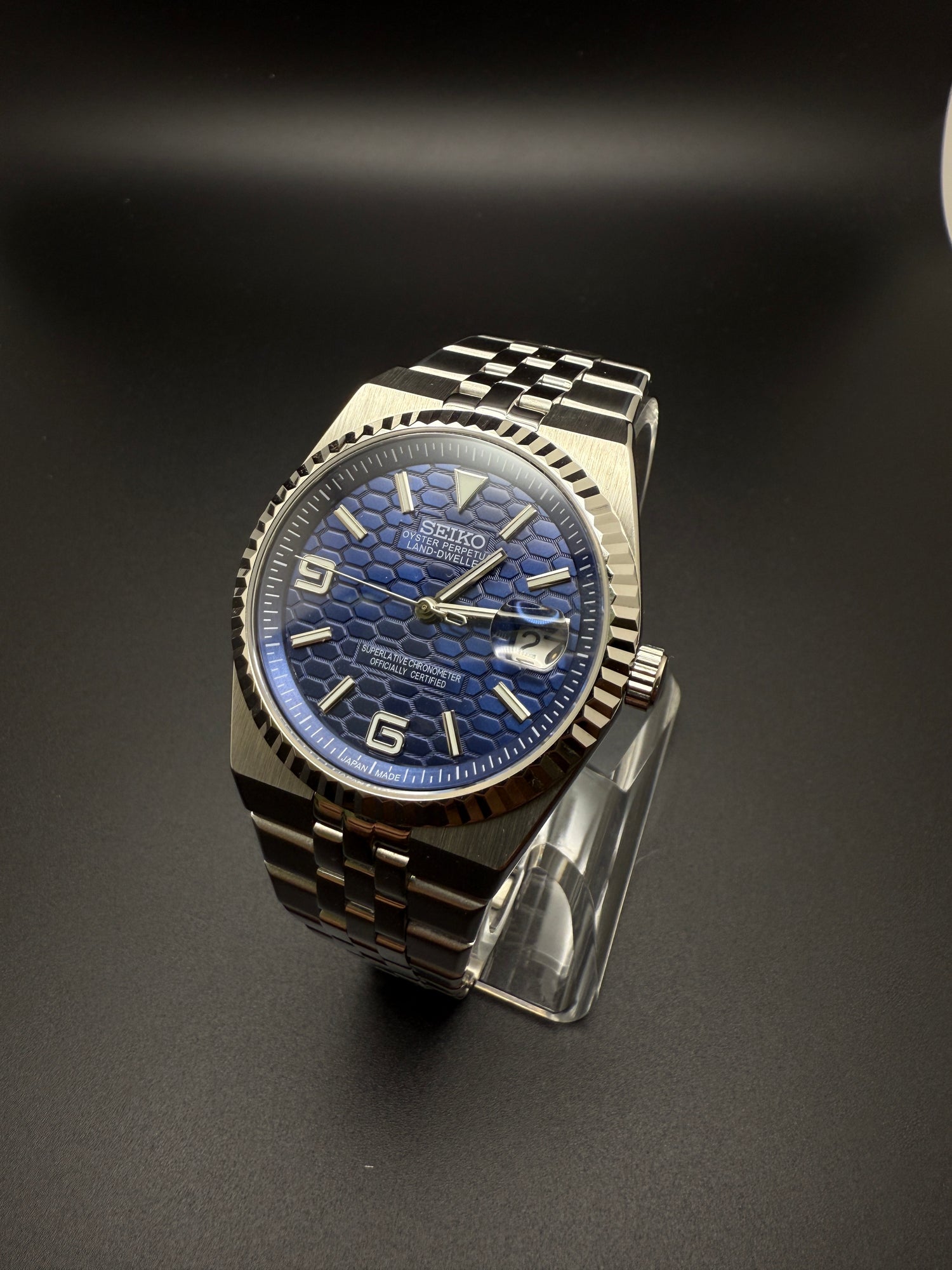 SEIKO LAND DWELLER BLUE DIAL