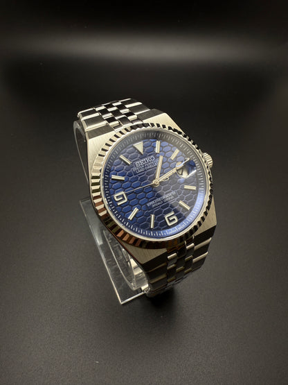 SEIKO LAND DWELLER BLUE DIAL