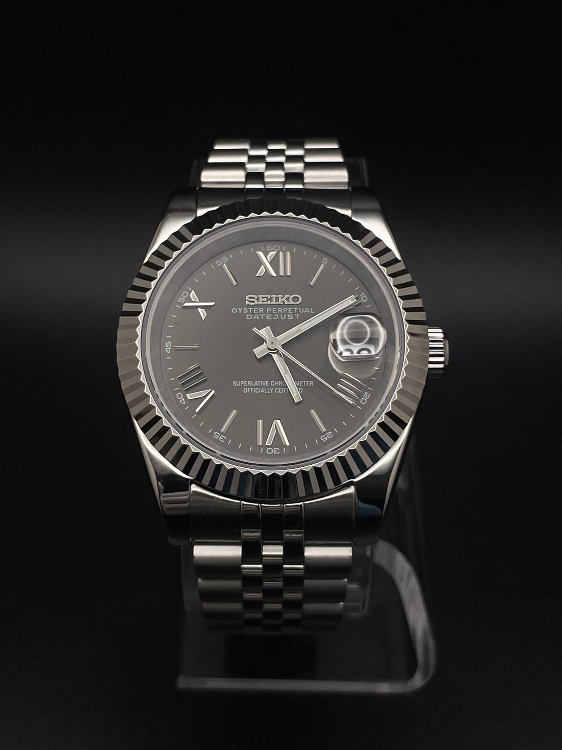 SEIKOJUST DARK GREY ROMAN