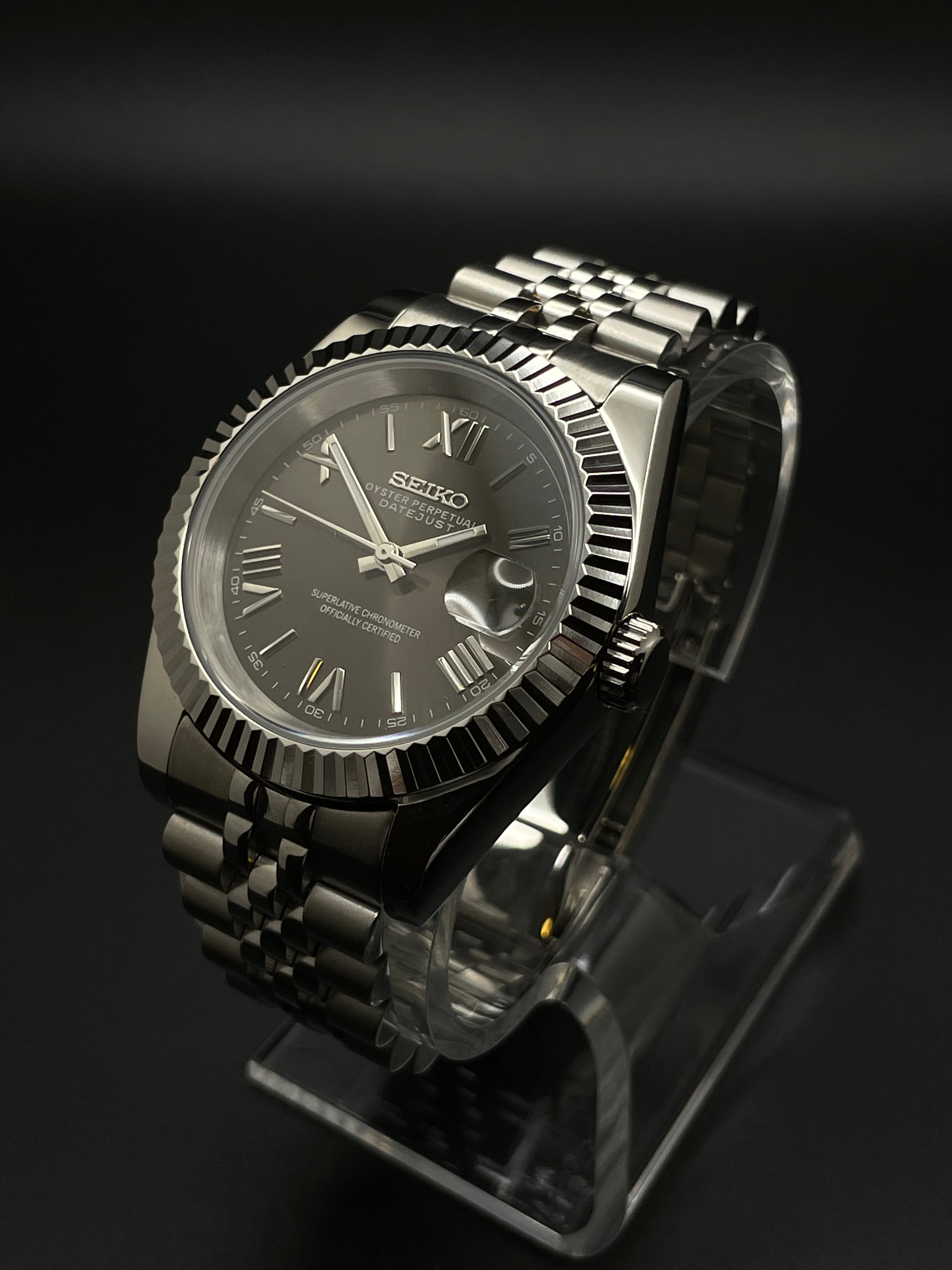SEIKOJUSTMOD - GREY ROMAN