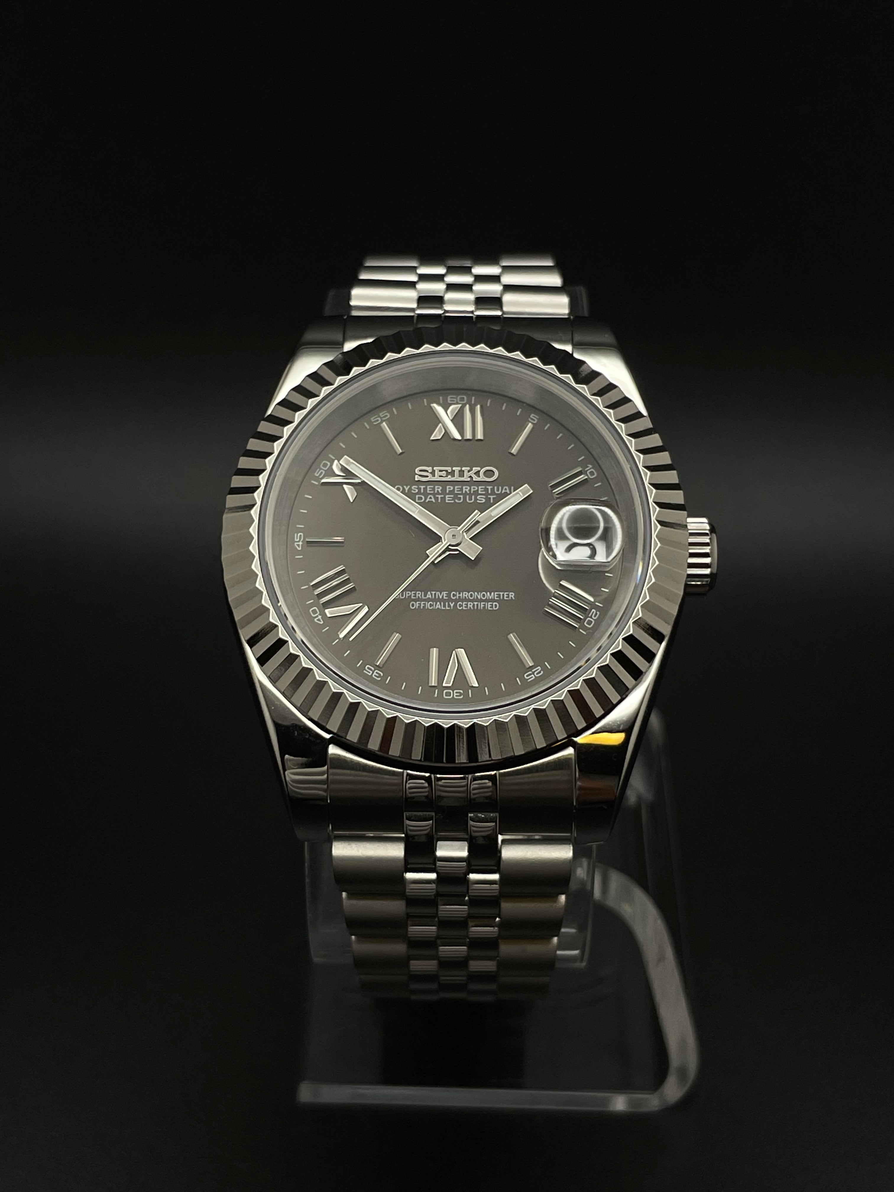 SEIKOJUSTMOD - GREY ROMAN