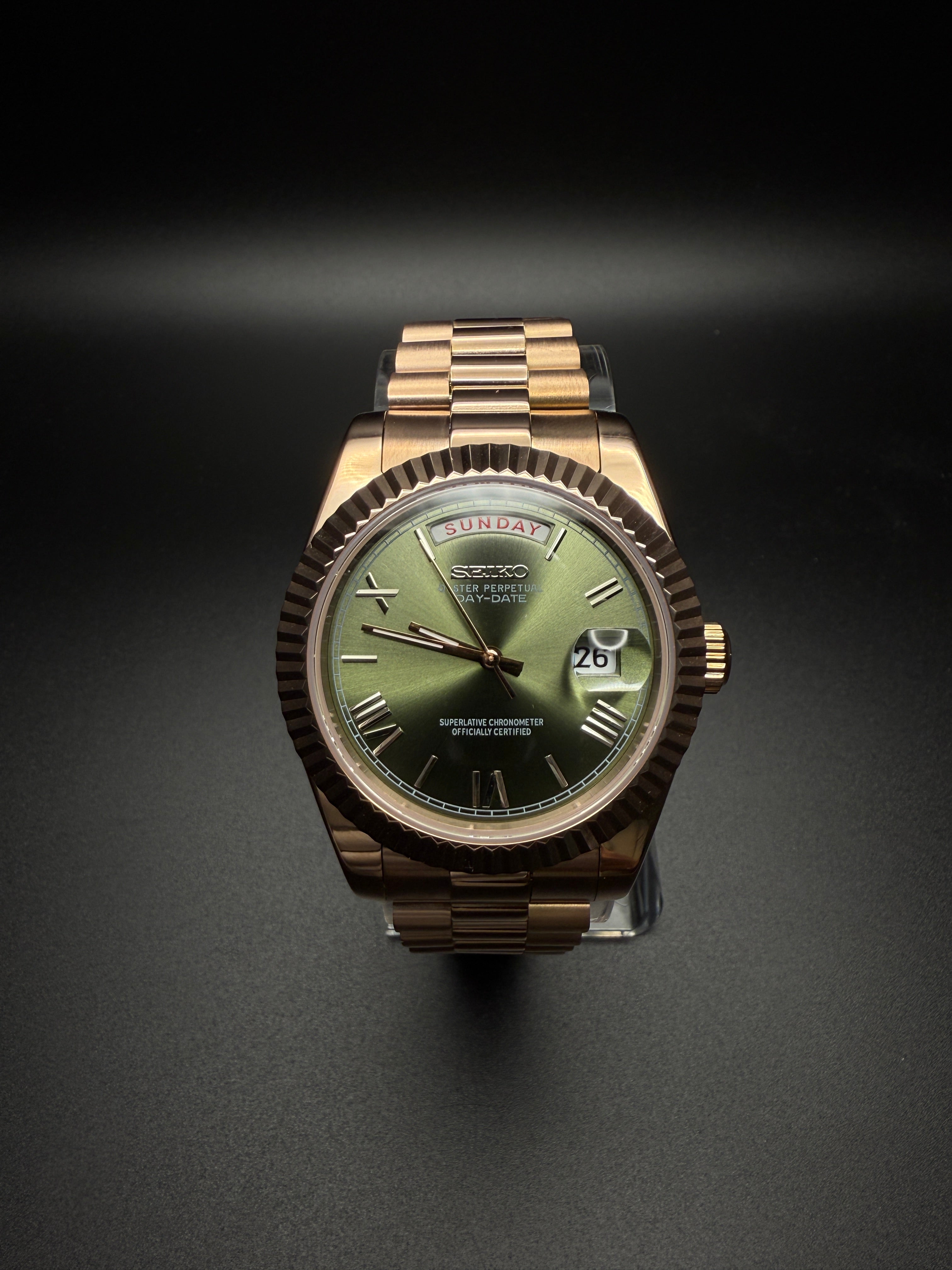 DAY-DATE MOD - ROSE GOLD - OLIVE ROMAN