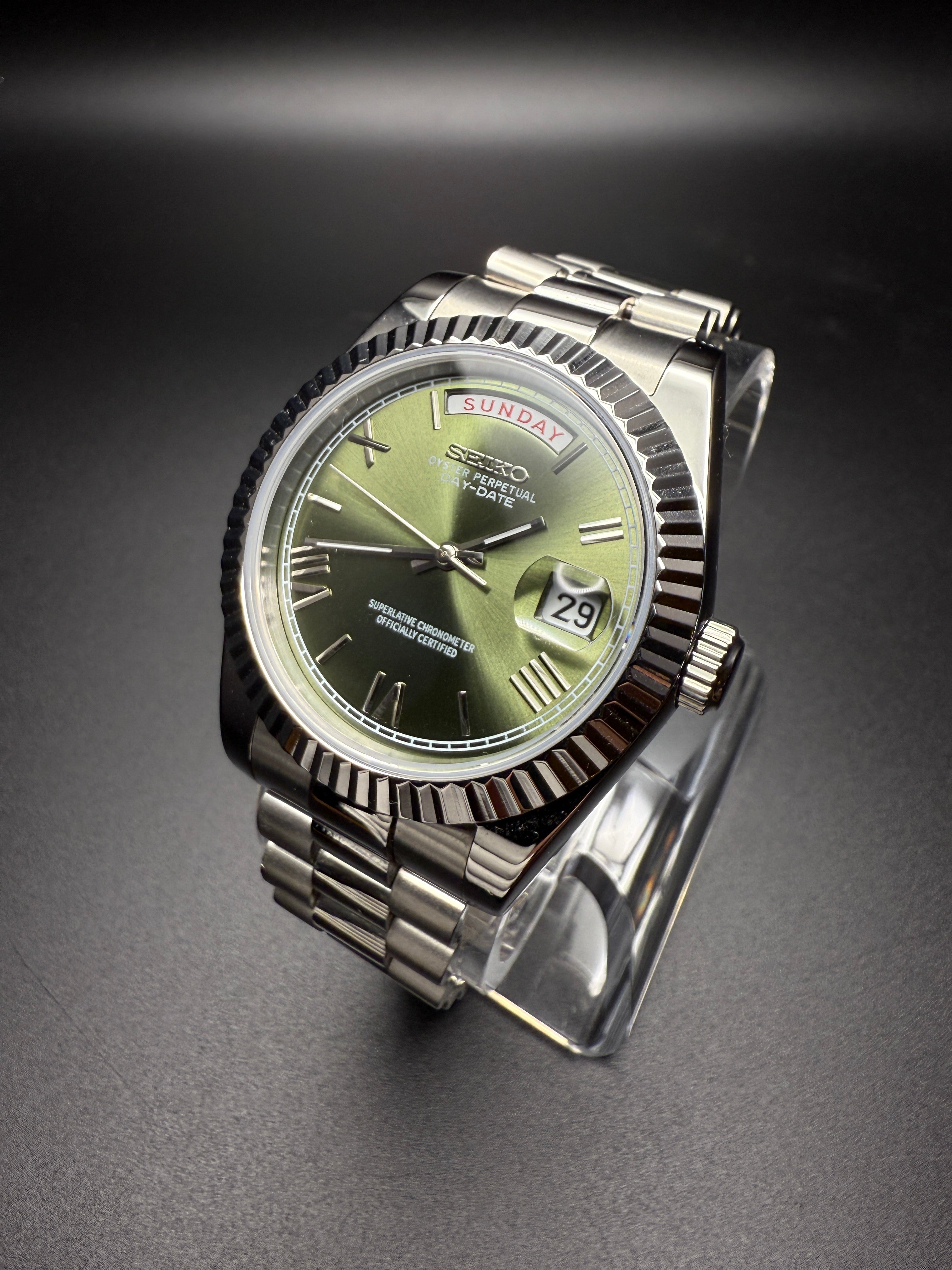 DAY-DATE MOD - OLIVE ROMAN