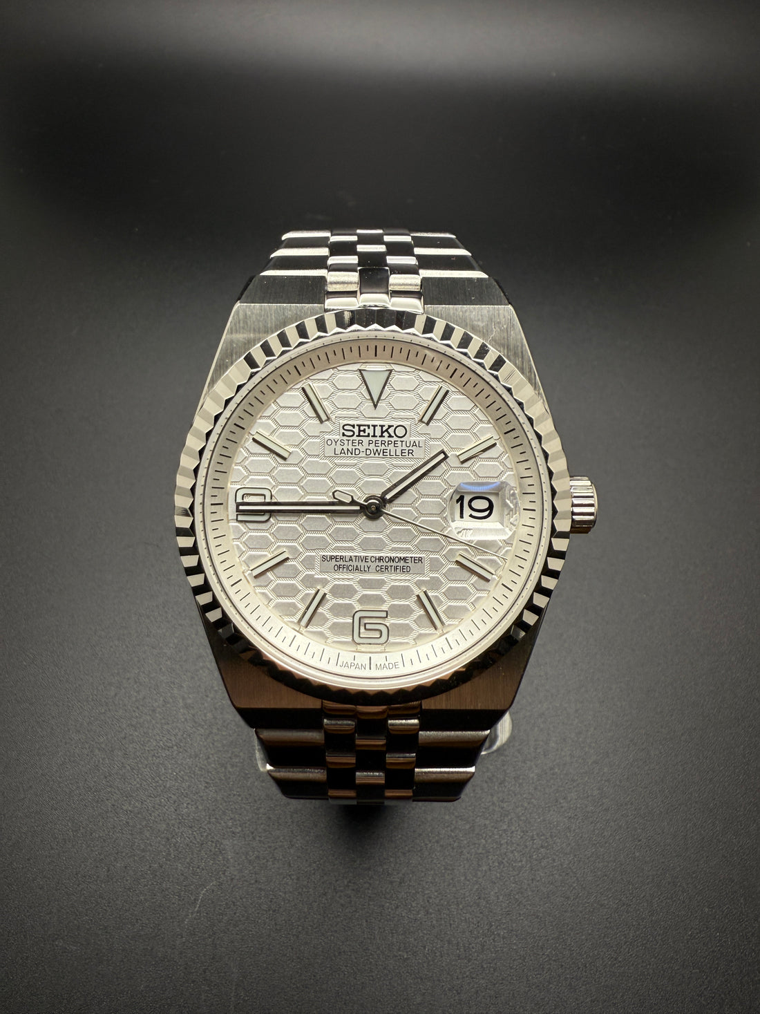 SEIKO LAND DWELLER WHITE