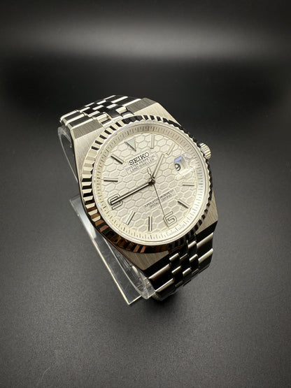 SEIKO LAND DWELLER WHITE