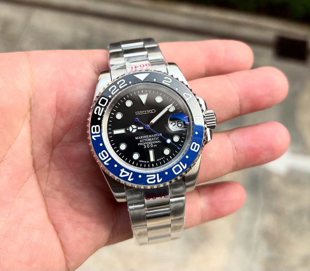 GMT MOD - BATMAN/BATGIRL