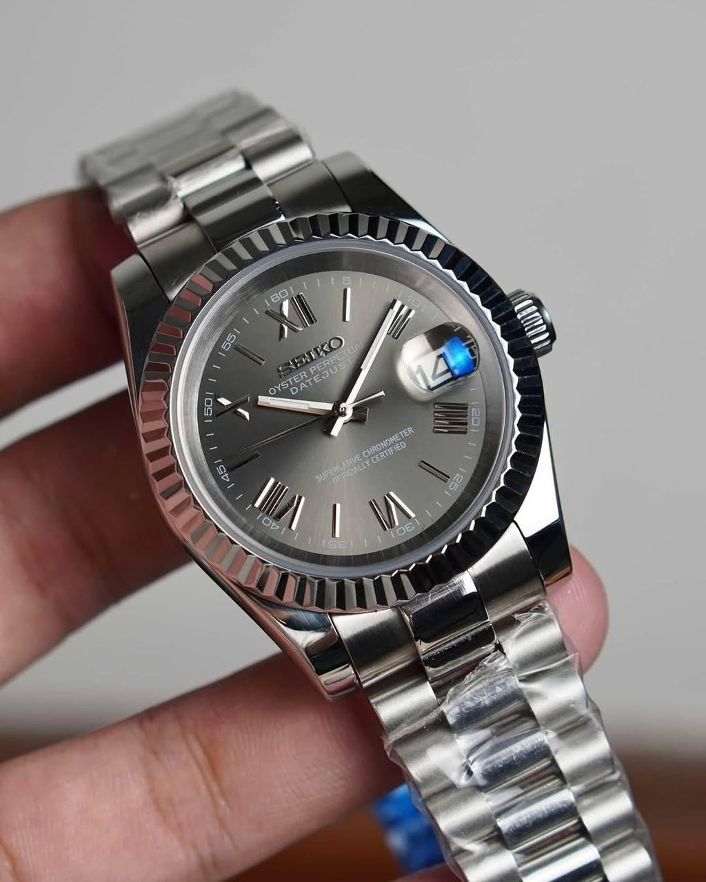 SEIKOJUSTMOD - GREY ROMAN